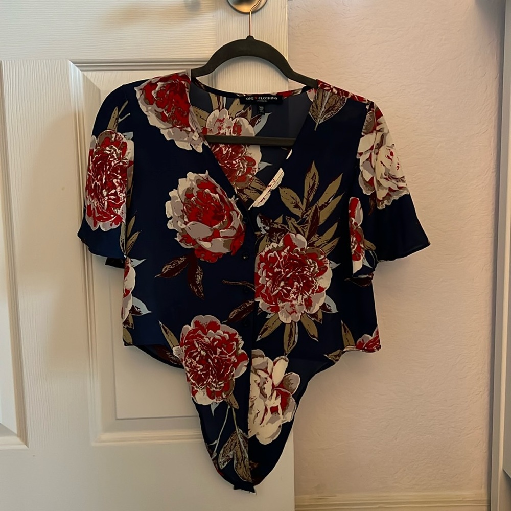 Front Tied Flower-Print Shirt 🌹